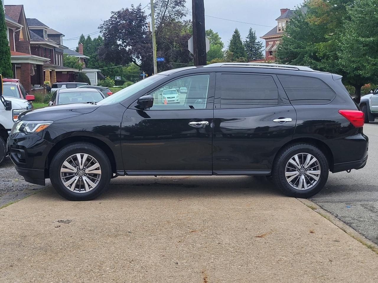 Nissan Pathfinder S 4WD 2019