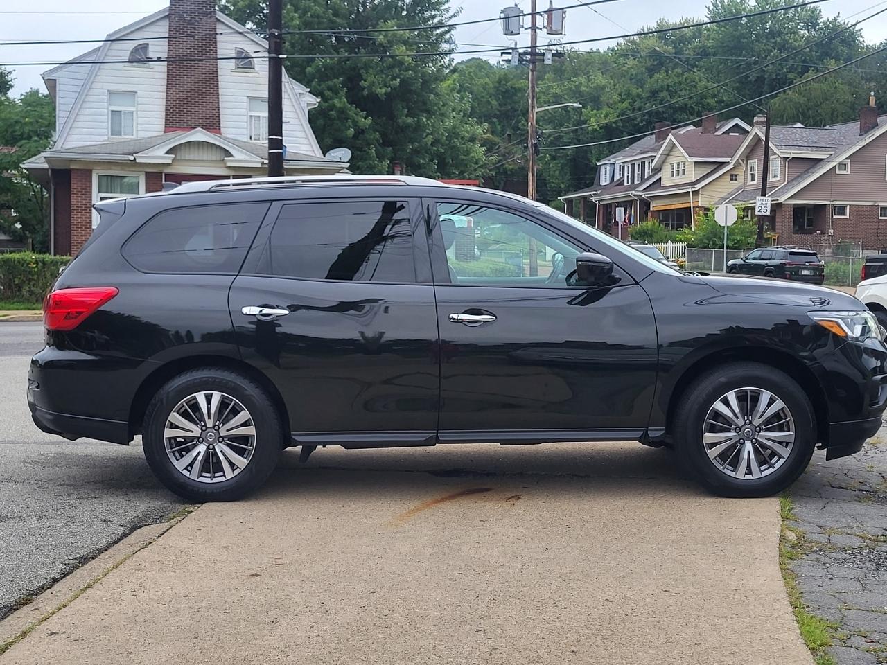 Nissan Pathfinder S 4WD 2019