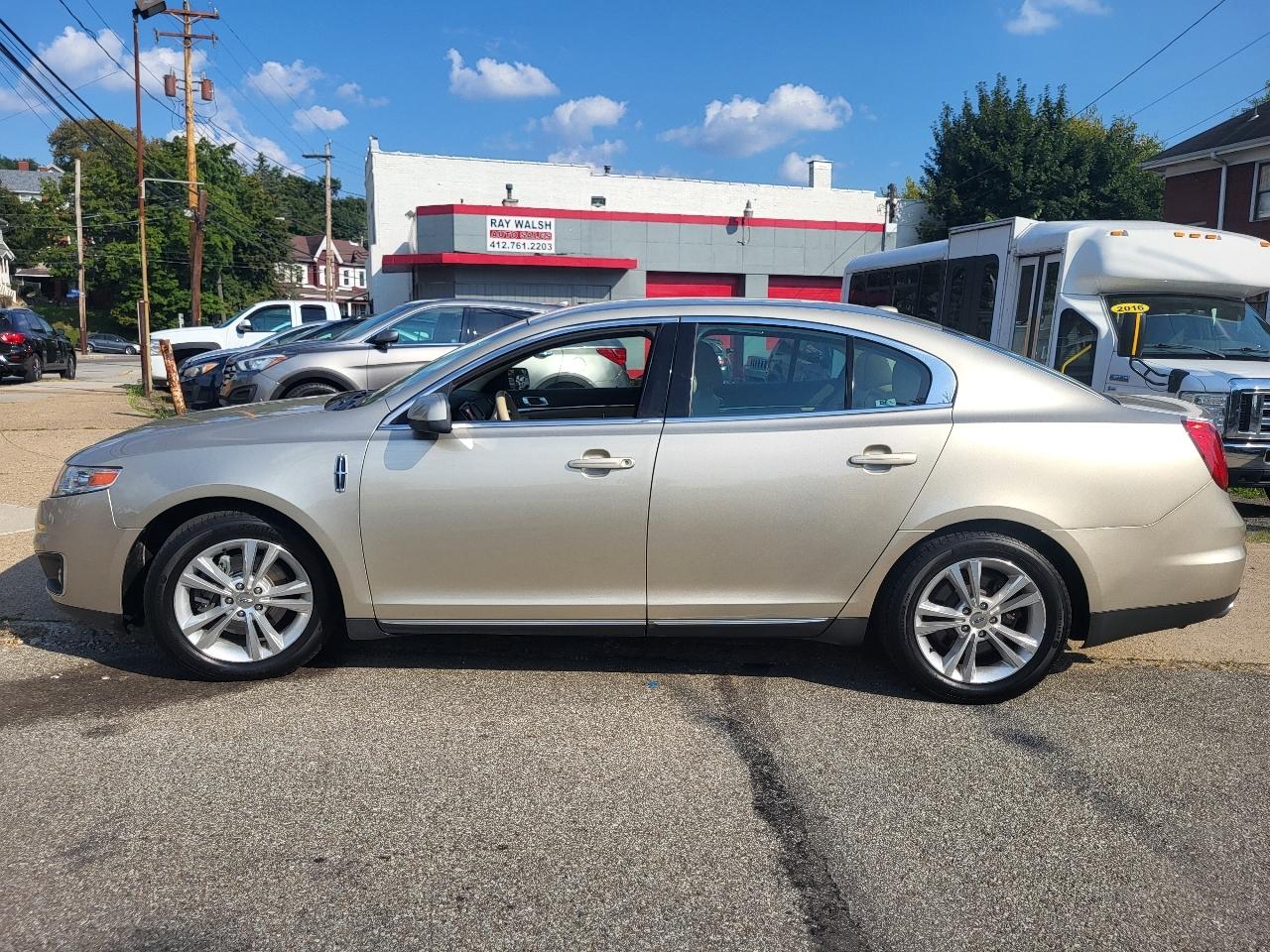Lincoln MKS 3.7L AWD 2011
