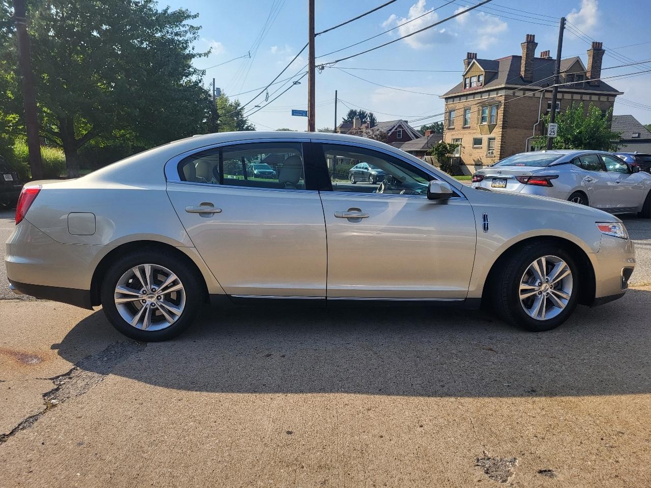 Lincoln MKS 3.7L AWD 2011