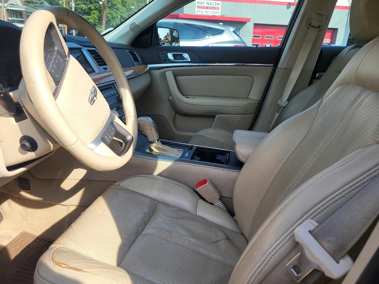Lincoln MKS 3.7L AWD 2011