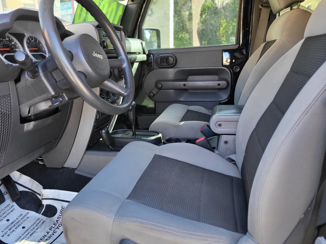 Jeep Wrangler Sport 4WD 2010