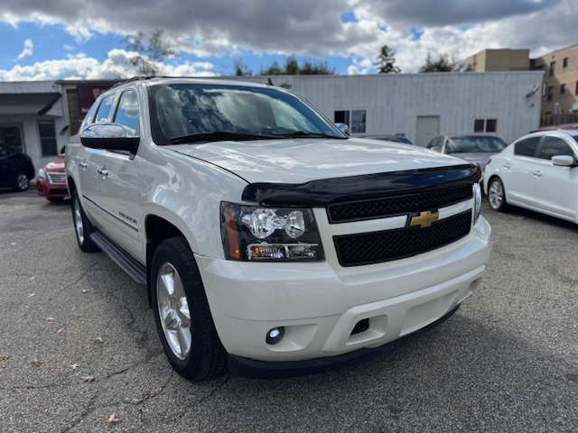 Chevrolet Avalanche LTZ 4WD 2013 Chevrolet Avalanche LTZ 4WD 2013