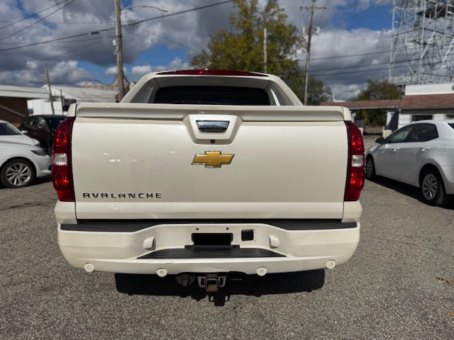 Chevrolet Avalanche LTZ 4WD 2013 Chevrolet Avalanche LTZ 4WD 2013