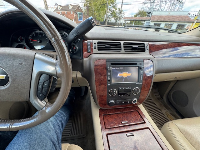 Chevrolet Avalanche LTZ 4WD 2013 Chevrolet Avalanche LTZ 4WD 2013
