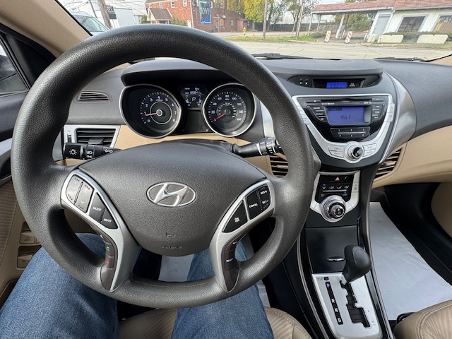 Hyundai Elantra GLS 2011 Hyundai Elantra GLS 2011