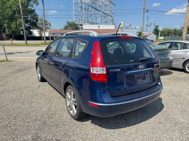 Hyundai Elantra Touring SE Automatic 2012