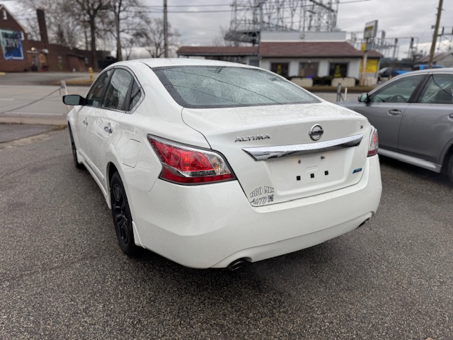 Nissan Altima 2.5 S 2014