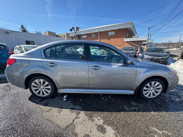 Subaru Legacy 2.5i Limited 2011