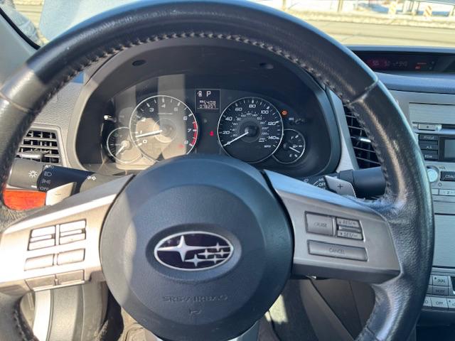 Subaru Legacy 2.5i Limited 2011