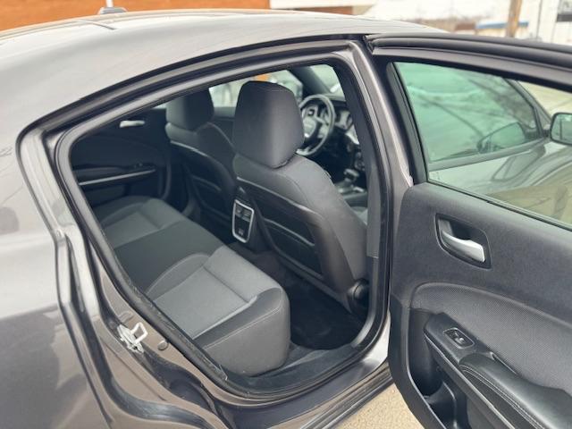 Dodge Charger SE 2015