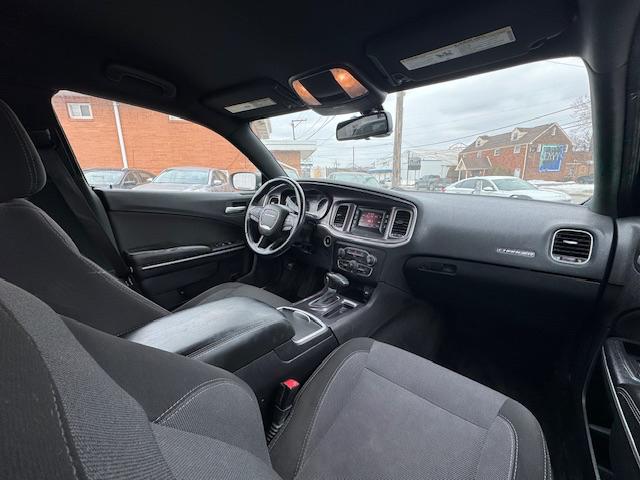 Dodge Charger SE 2015