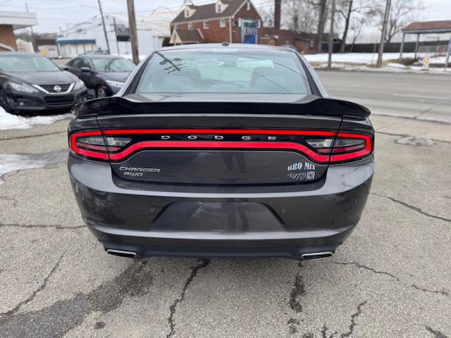 Dodge Charger SE 2015