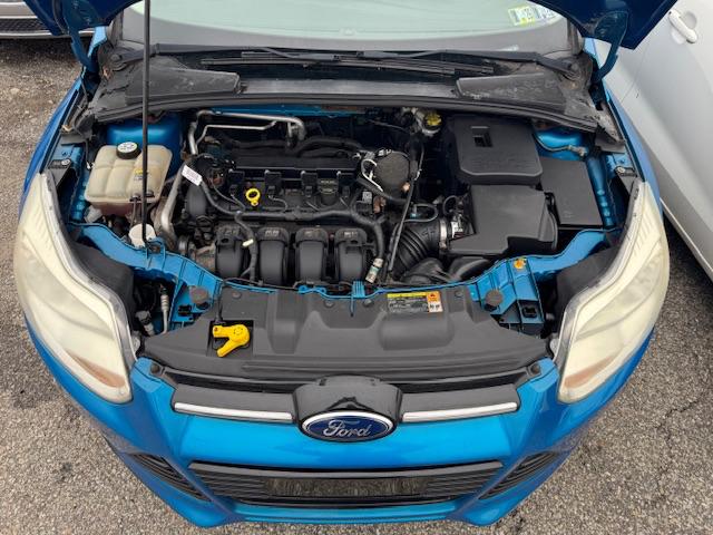 Ford Focus SE 2012