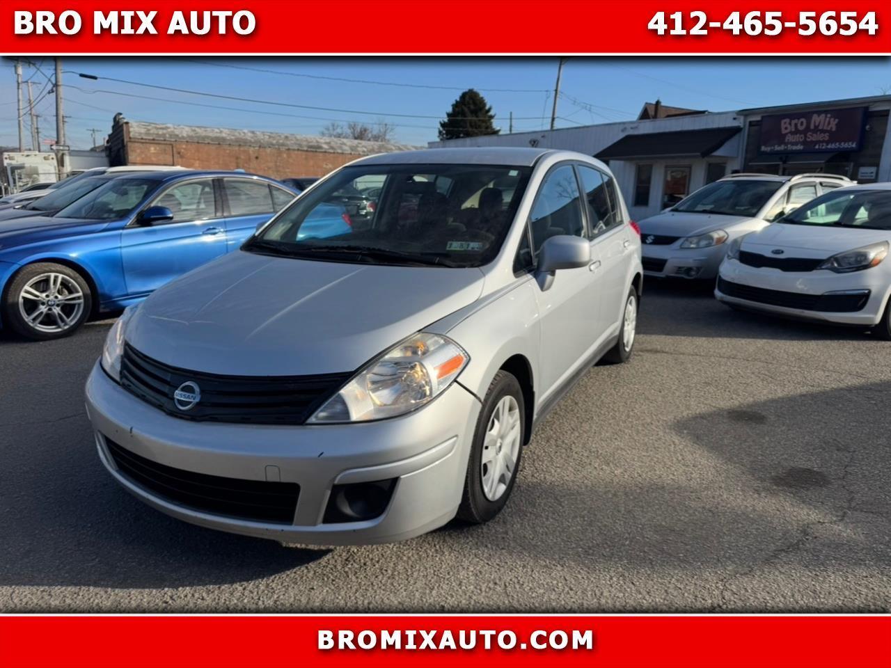 Nissan Versa 1.8 SL Hatchback 2011