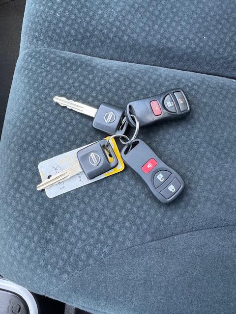 Nissan Versa 1.8 SL Hatchback 2011