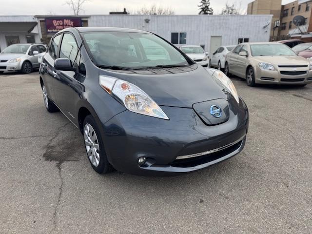Nissan Leaf S 2013
