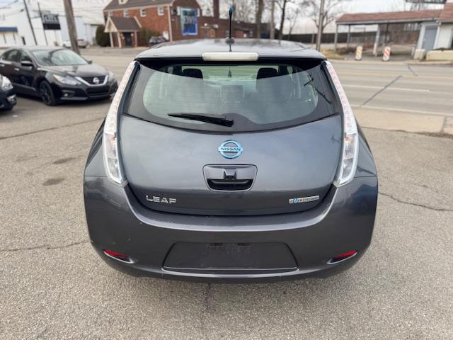 Nissan Leaf S 2013