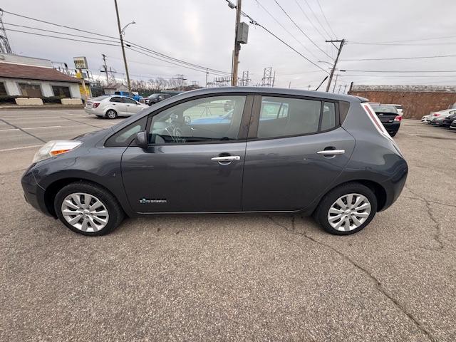 Nissan Leaf S 2013