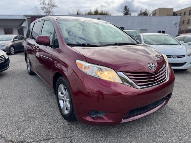 Toyota Sienna LE 8-Passenger 2017