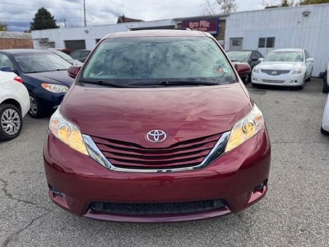 Toyota Sienna LE 8-Passenger 2017