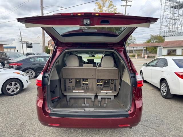 Toyota Sienna LE 8-Passenger 2017