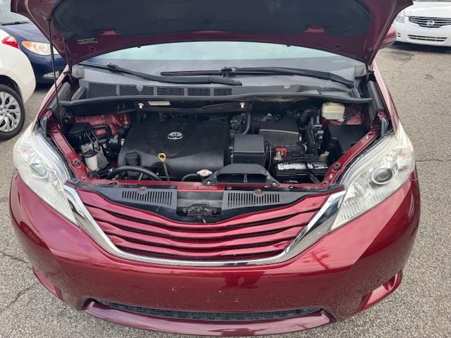 Toyota Sienna LE 8-Passenger 2017