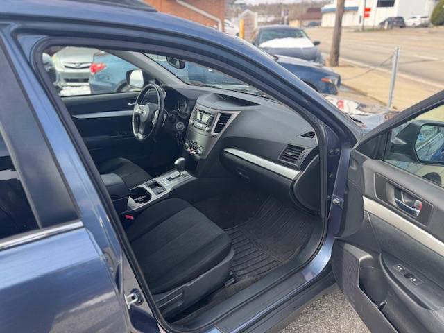 Subaru Outback 2.5i Premium 2013