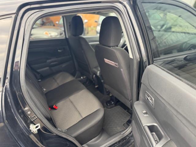 Mitsubishi Outlander Sport 2.0 ES 4WD CVT 2016