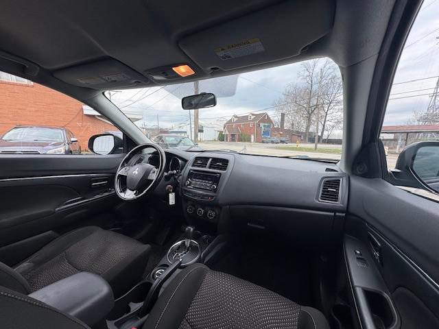 Mitsubishi Outlander Sport 2.0 ES 4WD CVT 2016