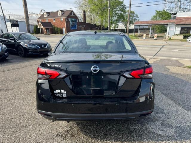 Nissan Versa S CVT 2021