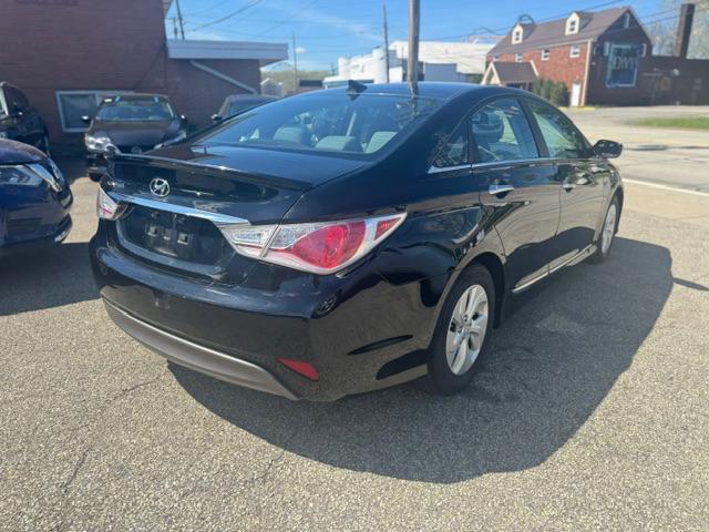 Hyundai Sonata Hybrid Sedan 2014