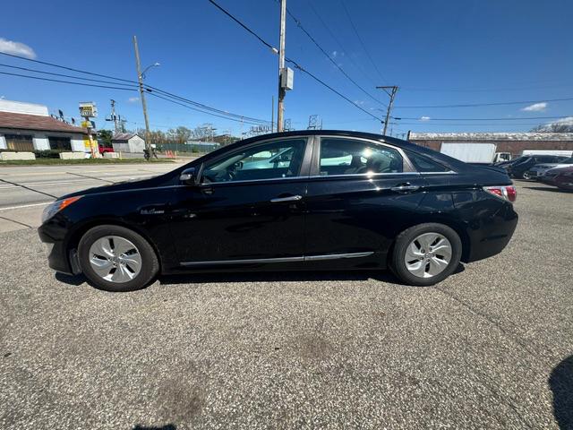 Hyundai Sonata Hybrid Sedan 2014