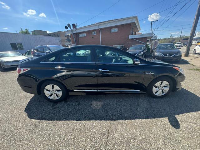 Hyundai Sonata Hybrid Sedan 2014