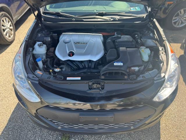 Hyundai Sonata Hybrid Sedan 2014