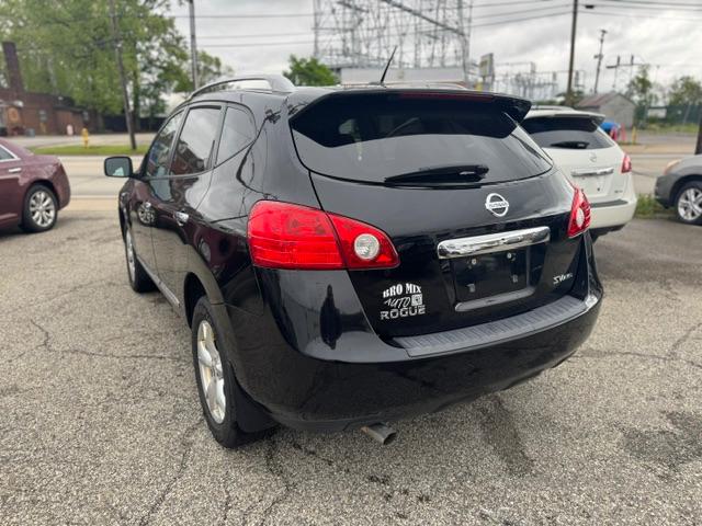 Nissan Rogue S AWD 2011