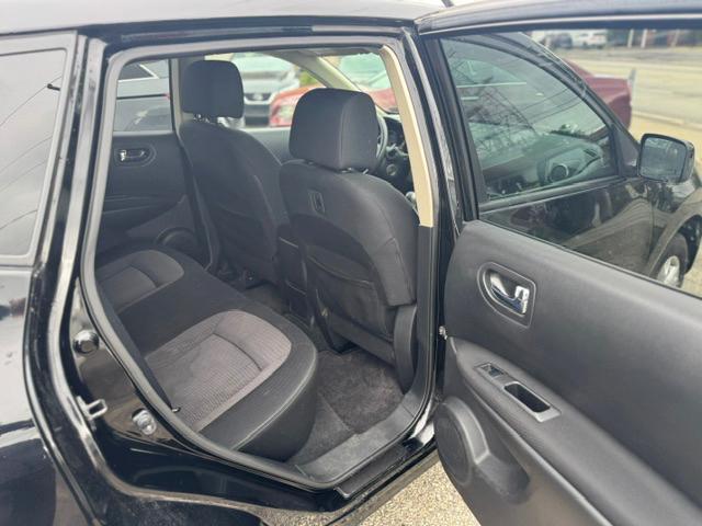 Nissan Rogue S AWD 2011