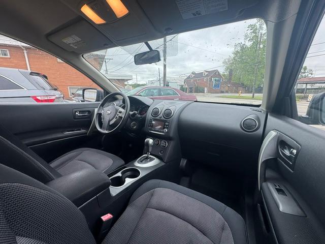 Nissan Rogue S AWD 2011