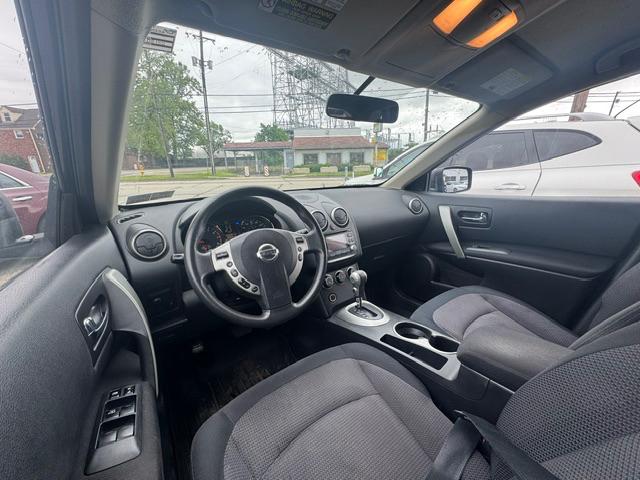 Nissan Rogue S AWD 2011