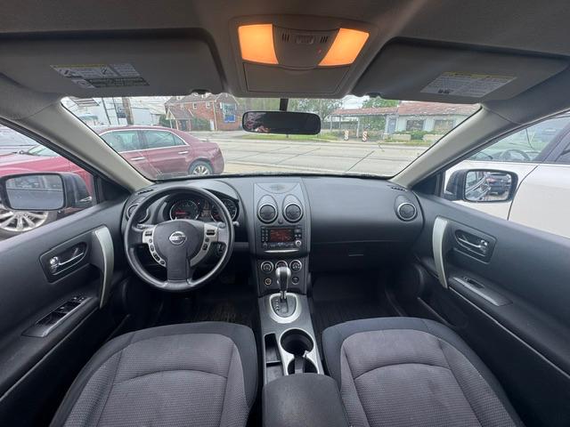 Nissan Rogue S AWD 2011