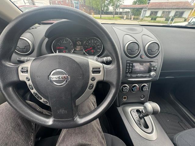 Nissan Rogue S AWD 2011