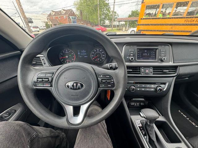 Kia Optima LX 2017