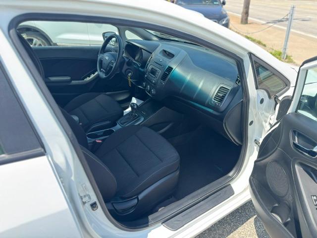 Kia Forte LX w/Popular Package 2016