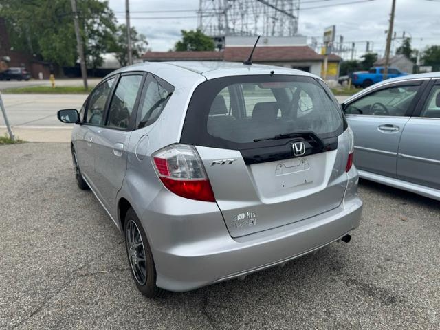 Honda Fit 5-Speed AT 2011