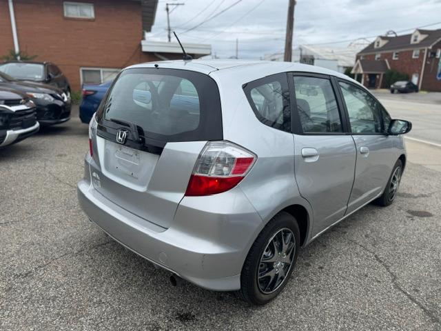 Honda Fit 5-Speed AT 2011