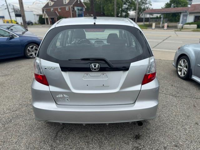 Honda Fit 5-Speed AT 2011