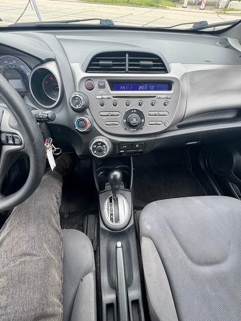 Honda Fit 5-Speed AT 2011