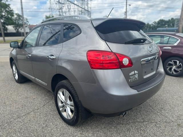 Nissan Rogue SV FWD 2012