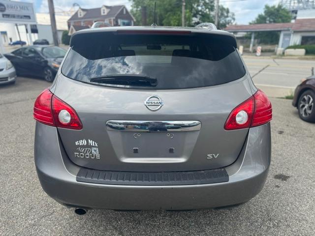 Nissan Rogue SV FWD 2012