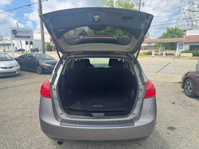 Nissan Rogue SV FWD 2012